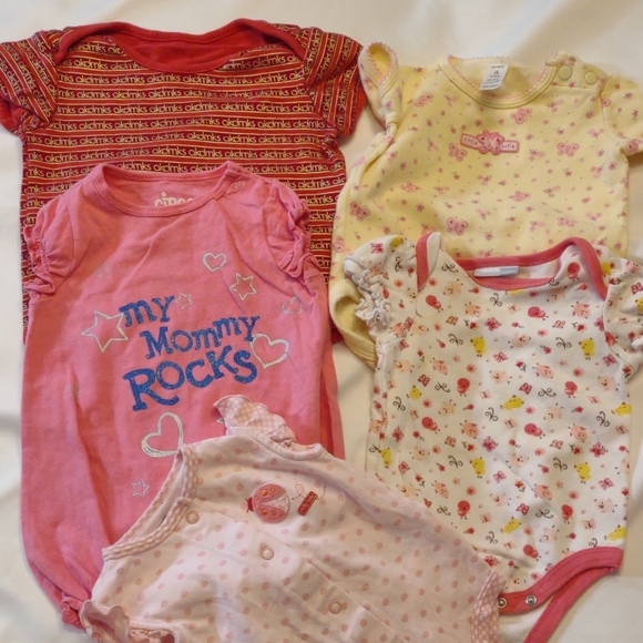 Bundle Of Assorted Baby GirlsClothing - Size 6 Months - 11 PCS - Picture 2 of 11